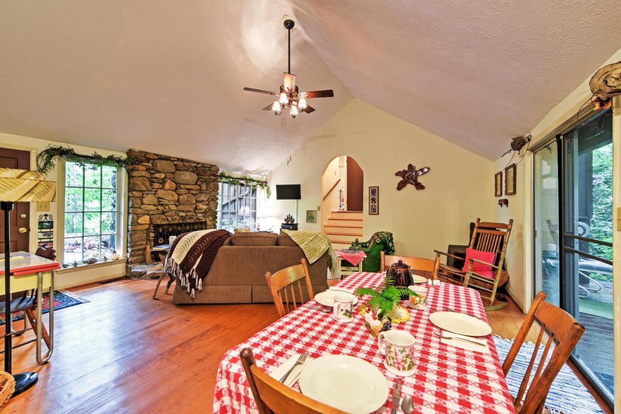 Serene Creekside Cottage Near Asheville Fire Pit Candler Luaran gambar