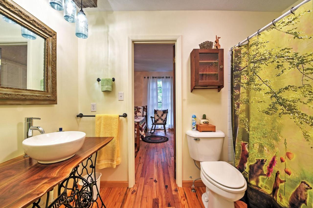 Serene Creekside Cottage Near Asheville Fire Pit Candler Luaran gambar